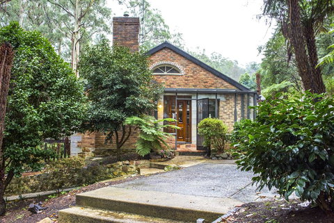 The Stone On The Hill - 3 Bedroom House - Accommodation Port Macquarie 1
