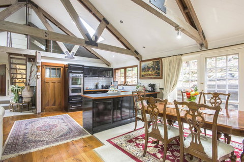 The Stone On The Hill - 3 Bedroom House - Accommodation Port Macquarie 2