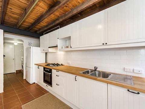 The Tannery - 2 Bedroom Converted Warehouse - Accommodation Port Macquarie 3