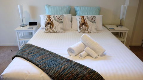 THE TIN SHED Couples Accommodation At Bay Of Fires - Accommodation Port Macquarie 0