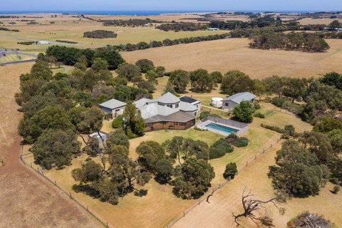 The Track House - Accommodation Port Macquarie 0