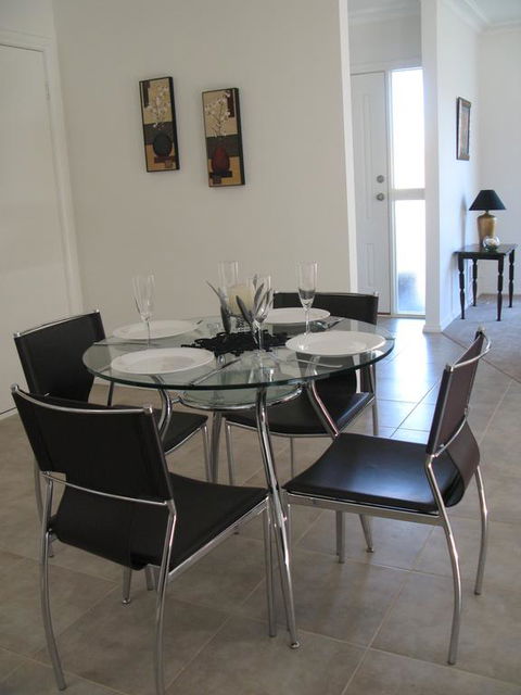 The Villa Kyabram - Accommodation Port Macquarie 3