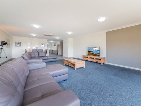 Thompson Ave Apartments - Accommodation Port Macquarie 3