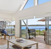 Tilbury Breeze - ocean views comfort and style - Accommodation Port Macquarie