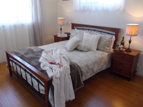 Tinaroo Sunset Retreat - Accommodation Port Macquarie 3