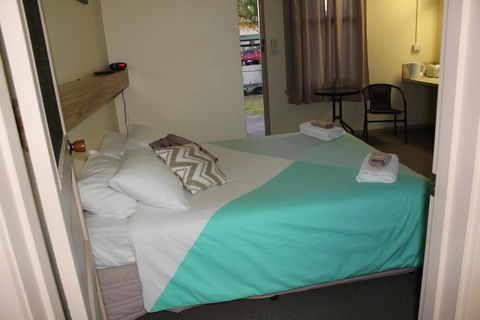 Tocumwal Hotel Motel (The Palms) - Accommodation Port Macquarie 0
