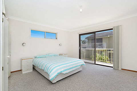 Toowoon Bay Townhouse, Unit 6 - Accommodation Port Macquarie 3