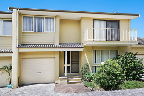 Toowoon Bay Townhouse, Unit 6 - Accommodation Port Macquarie 0