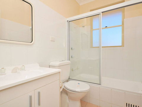 Toowoon Beach View 3br Villa 4 Just Steps To Beach With Views - Accommodation Port Macquarie 3