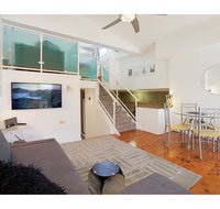 Top Floor Apartment Steps To Darling Harbour  ICC - Accommodation Port Macquarie