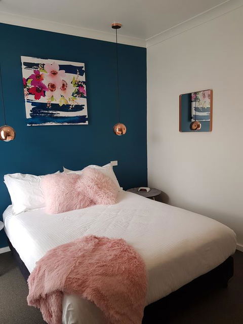 Town House Motor Inn Young - Accommodation Port Macquarie 0
