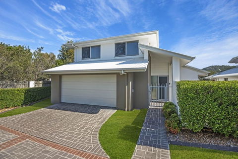Townhouse On The Canal - Accommodation Port Macquarie 3