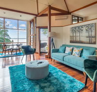 Tranquil Lake House - Perfect City Escape to relax - Accommodation Port Macquarie