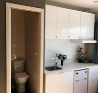 Traveler's Affordable Studio Unit Beverly Hills - Accommodation Port Macquarie