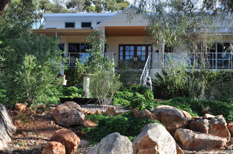 Tree Lodge - Accommodation Port Macquarie 0