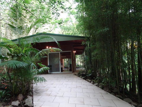 Treetops Montville - Accommodation Port Macquarie 2