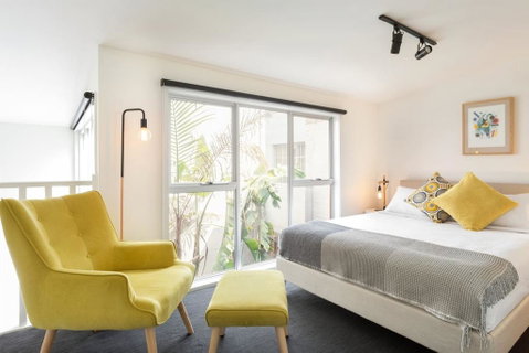 Trendy Loft Near Smith St. With Cosy Courtyard And Parking - Accommodation Port Macquarie 2