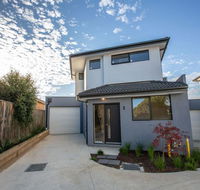 Trendy sweet home 4BedsBlackburn South - Accommodation Port Macquarie