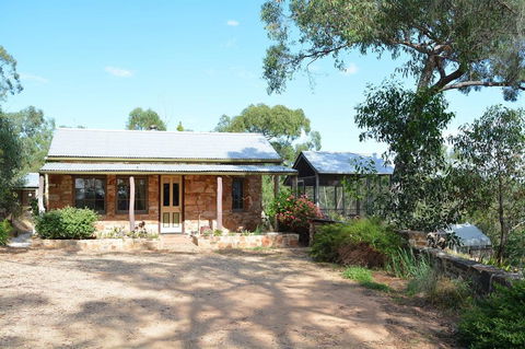 Trestrail Cottage B & B - Accommodation Port Macquarie 0