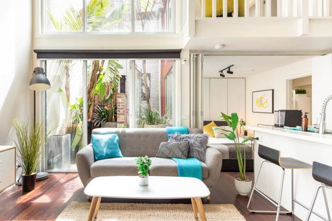 Trendy Loft Near Smith St. With Cosy Courtyard And Parking - Accommodation Port Macquarie 0