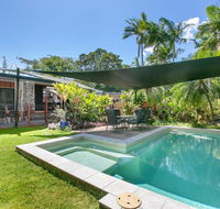 Tropical House Pool and Extra Bungalow 4 bedrooms - Accommodation Port Macquarie