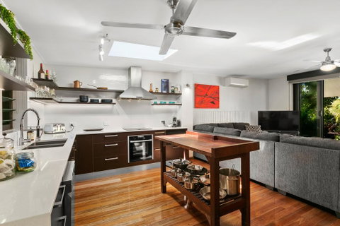 Tropical House, Pool And Extra Bungalow, 4 Bedrooms - Accommodation Port Macquarie 3