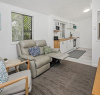 Tropical on McKenzie MK1 - Accommodation Port Macquarie