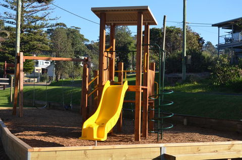 Tuross Beach Cabins & Campsites - Accommodation Port Macquarie 1