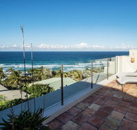 Tuscan inspired townhouse minutes from the beach
