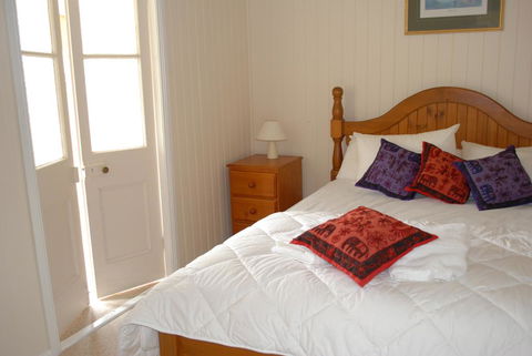 Twisted Gum Vineyard Cottage - Accommodation Port Macquarie 2