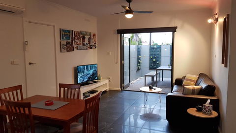 Two Bedroom Garden Apartment - Accommodation Port Macquarie 2