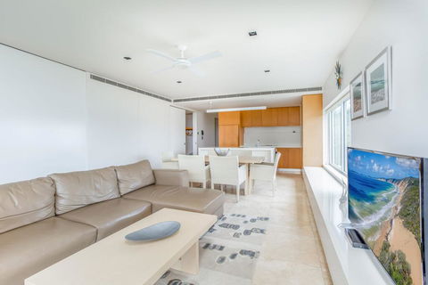 Unit 101 Plantation Resort - Rainbow Beach, Plantation Resort, Second Floor, Aircon, Pool, Spa - Accommodation Port Macquarie 3