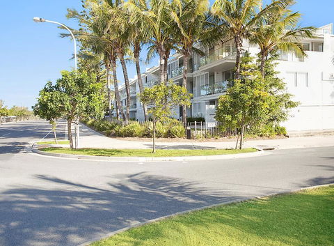 Unit 101 Plantation Resort - Rainbow Beach, Plantation Resort, Second Floor, Aircon, Pool, Spa - Accommodation Port Macquarie 0