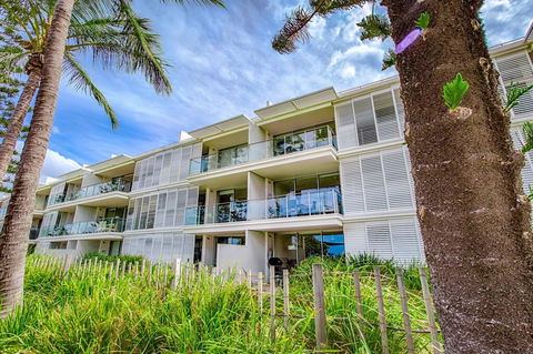 Unit 106 Plantation Resort - Rainbow Beach, Walk To Beach, Views, Aircon, Pool, Plantation Resort - Accommodation Port Macquarie 2