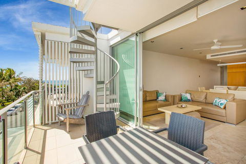 Unit 203 Plantation - Rainbow Beach, Plantation Resort Top Floor, Aircon, Free Wi-Fi - Accommodation Port Macquarie 0