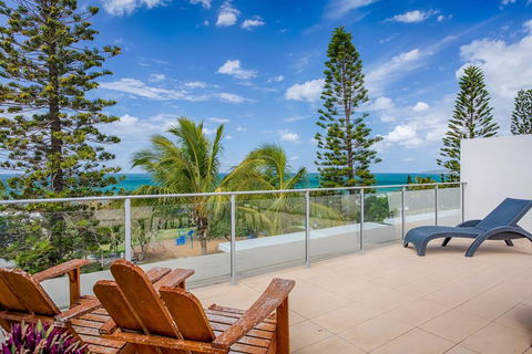 Unit 206 Plantation, Rainbow Beach, Incredible Views, Top Floor, Ocean Facing - Accommodation Port Macquarie 0