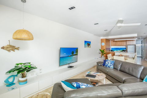 Unit 6 Plantation - Rainbow Beach, Plantation Resort, Ground Floor, Aircon, Pool, Spa - Accommodation Port Macquarie 0