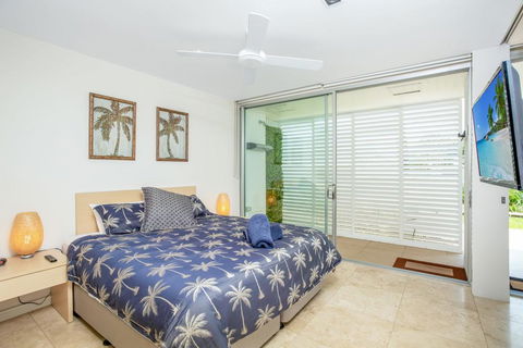 Unit 6 Plantation - Rainbow Beach, Plantation Resort, Ground Floor, Aircon, Pool, Spa - Accommodation Port Macquarie 3