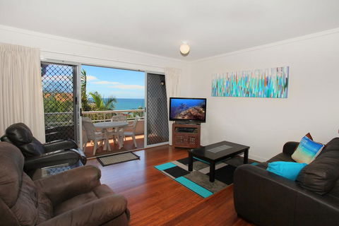 Unit 9, Coolum Blueseas Apartments, 59-61 Coolum Tce, Coolum Beach, 400 BOND, LINEN INCLUDED - Accommodation Port Macquarie 2