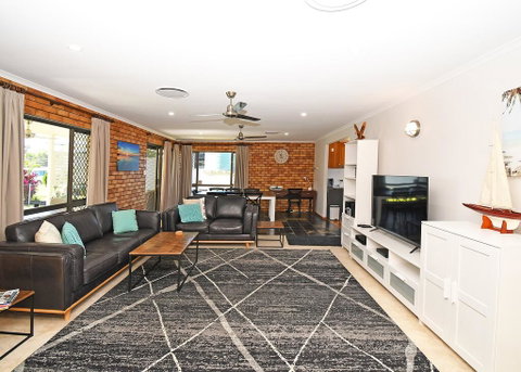 Urangan Harbour Bungalow - Accommodation Port Macquarie 3