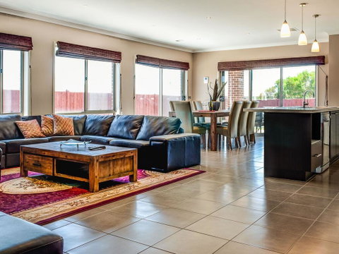 Valencia - Accommodation Port Macquarie 0