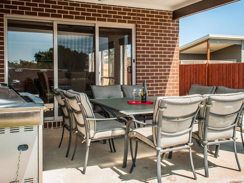 Valencia - Accommodation Port Macquarie 3