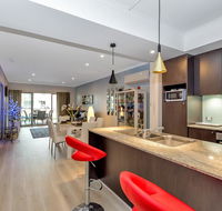 Venetian Canal Apartment-Close to Beaches and Marina - Accommodation Port Macquarie