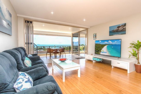VIEWS ON ELSHEBY - Accommodation Port Macquarie 0