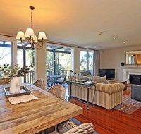 Villa 3br Beaujolais luxe  style Resort Condo located within Cypress Lakes Resort nothing is more central - Accommodation Port Macquarie