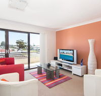 Villa Capri 3 Just a Hop Skip and Jump to Bowling Club - Accommodation Port Macquarie