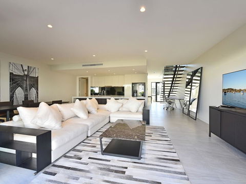 Villa Capri Waterside At Trinity Point - Accommodation Port Macquarie 1