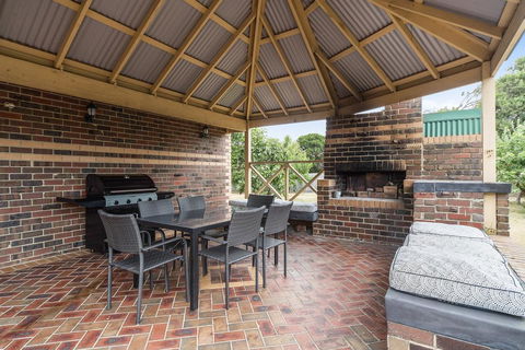 Villa Di Morcone By The Bay - Accommodation Port Macquarie 1