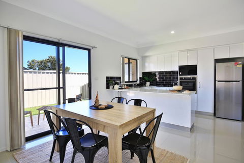 Villa Mare @ Culburra - 4 Mins To Beach - Accommodation Port Macquarie 2