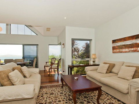 Villa Mer - Stylish Waterfront Accommodation - Accommodation Port Macquarie 1